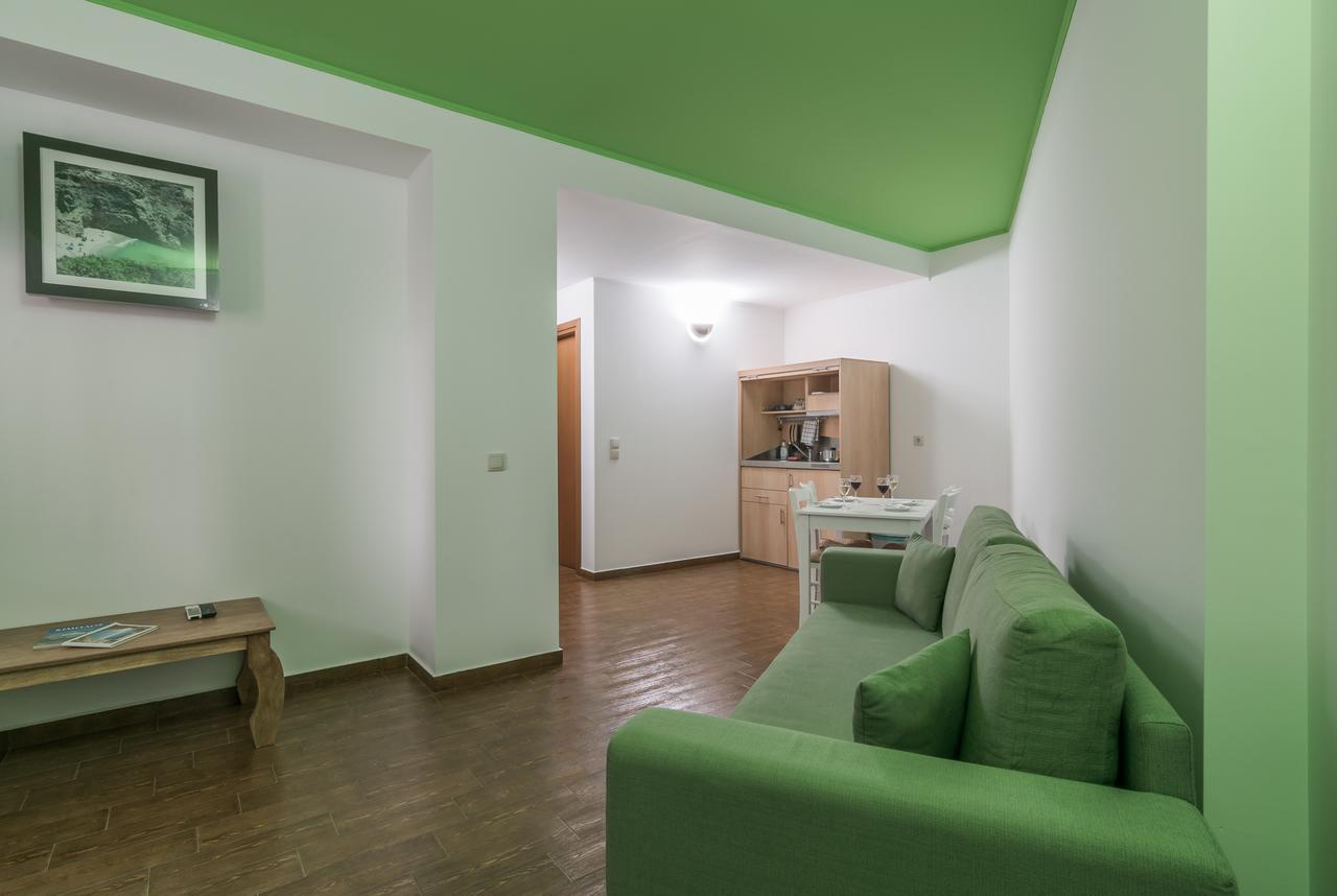 Malion Rooms Adámas Extérieur photo